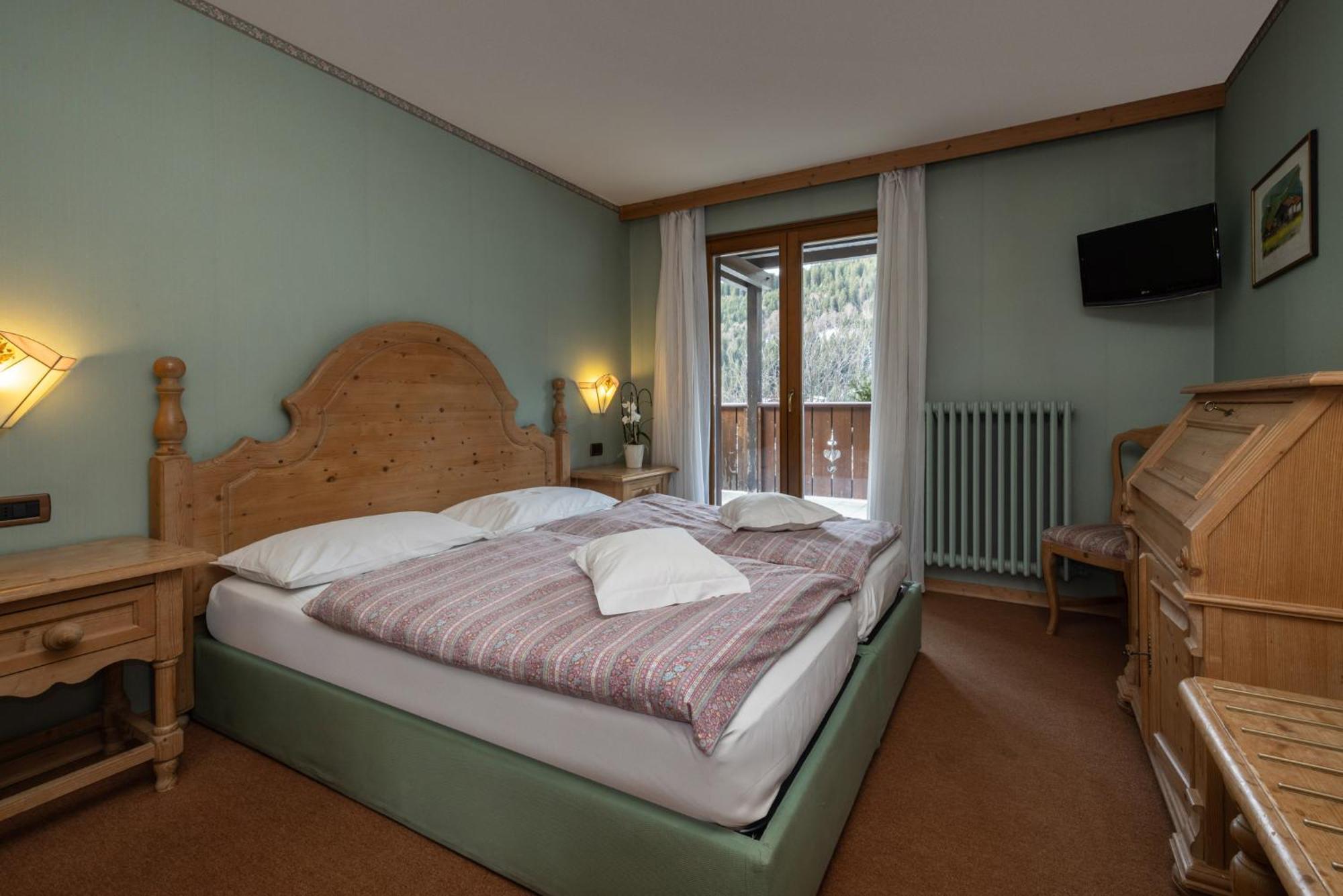 Hotel Garni Norma Мадонна-ди-Кампильо Экстерьер фото