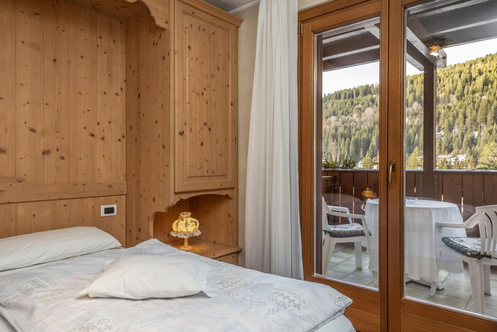 Hotel Garni Norma Мадонна-ди-Кампильо Экстерьер фото