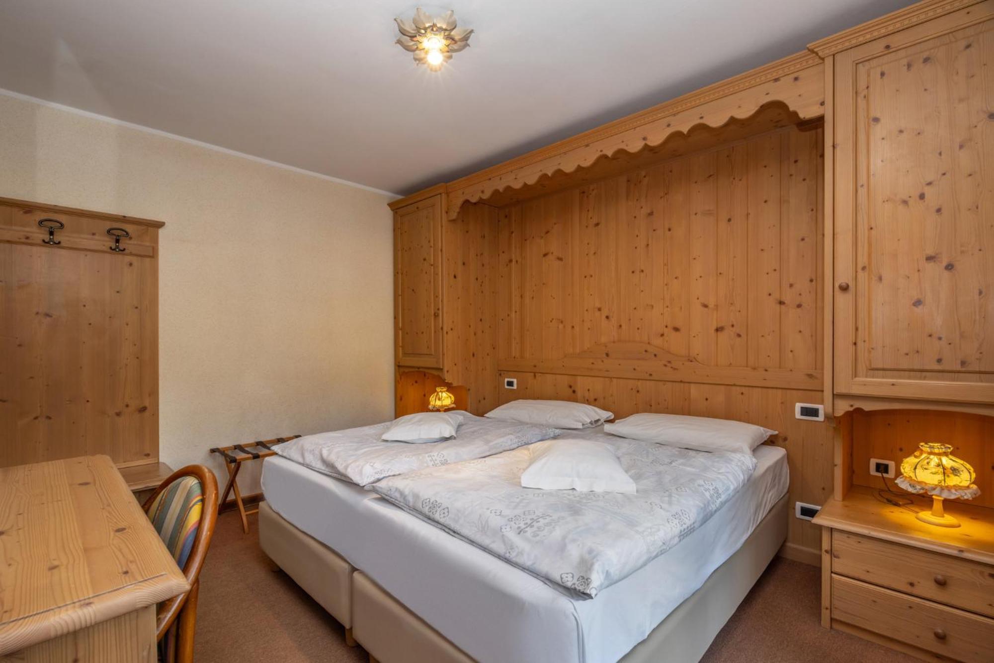 Hotel Garni Norma Мадонна-ди-Кампильо Экстерьер фото